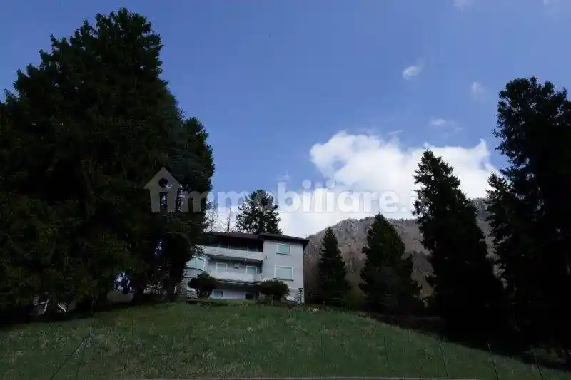 Palazzo - Edificio in vendita a Serina