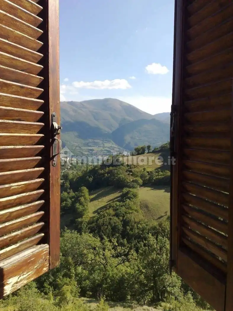 Casa indipendente in vendita a Vallo di Nera