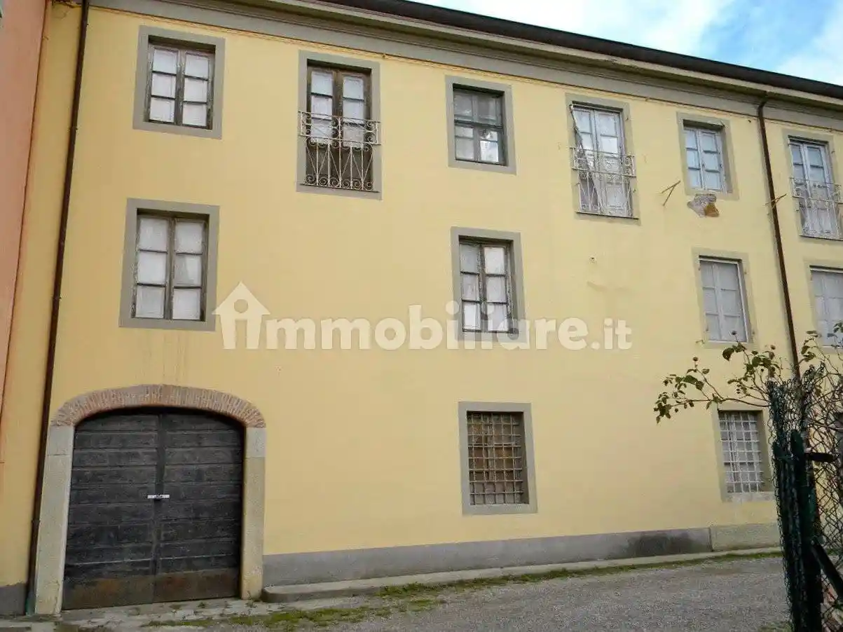 Rustico - Casale in vendita a Lucca