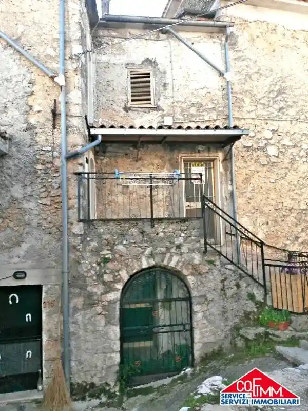 Casa indipendente in vendita a Campoli Appennino