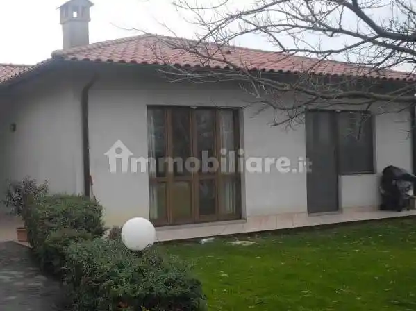 Villa in vendita a Bucine