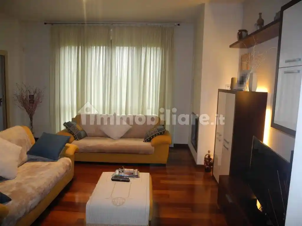 Villa in vendita a Bucine