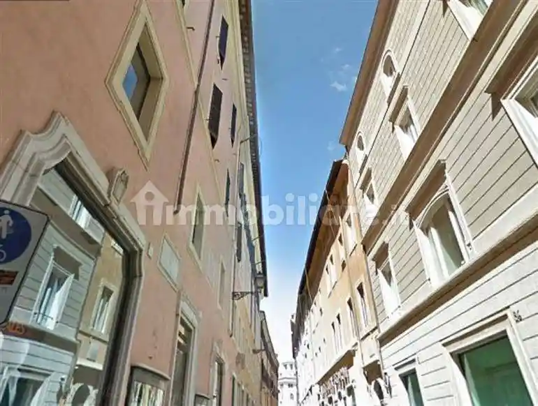 Palazzo - Edificio in vendita a Roma
