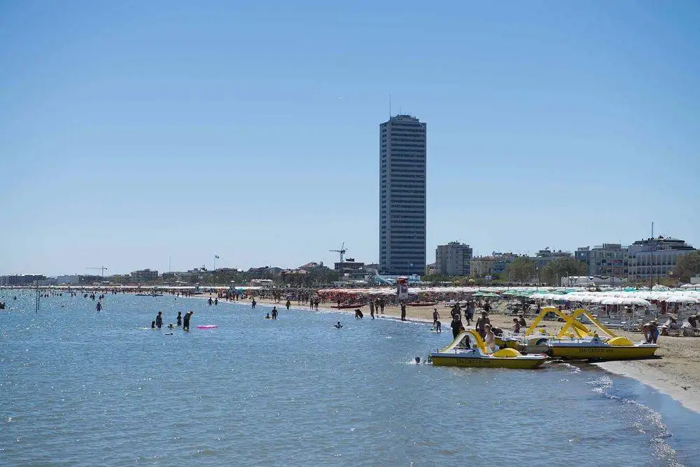 Palazzo - Edificio in vendita a Cesenatico