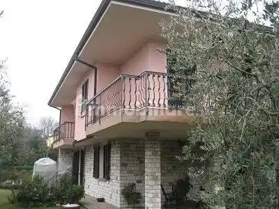 Villa in vendita a Puegnago sul Garda