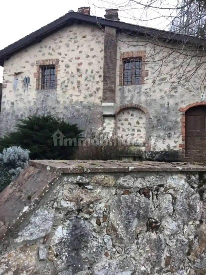 Palazzo - Edificio in vendita a Camaiore