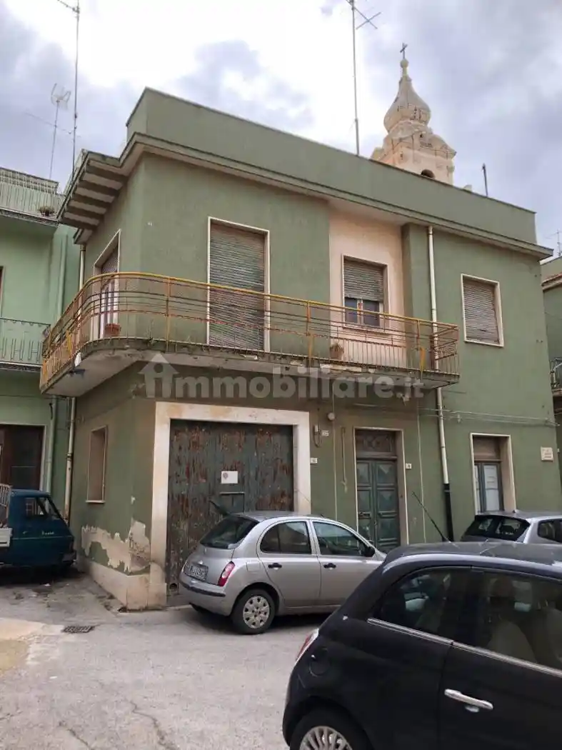 Palazzo - Edificio in vendita a Comiso
