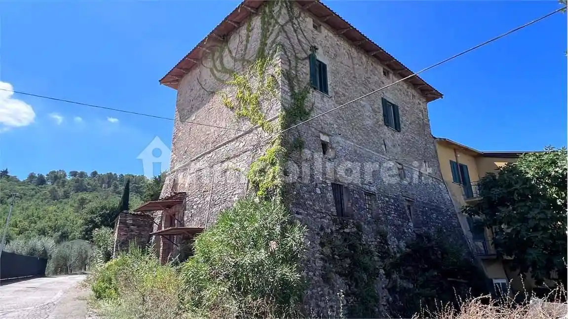 Rustico - Casale in vendita a Perugia