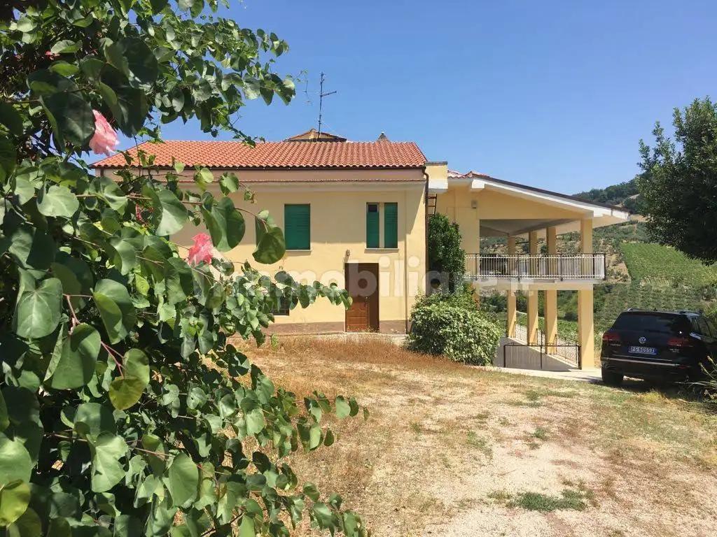 Villa in vendita a Bucchianico