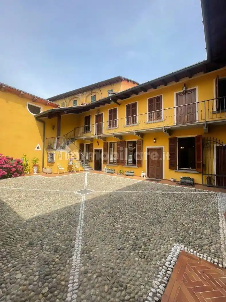 Palazzo - Edificio in vendita a Chiari