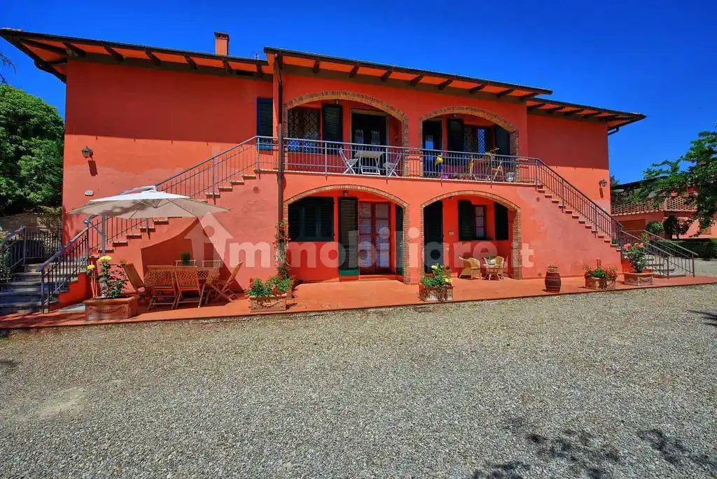 Palazzo - Edificio in vendita a Certaldo