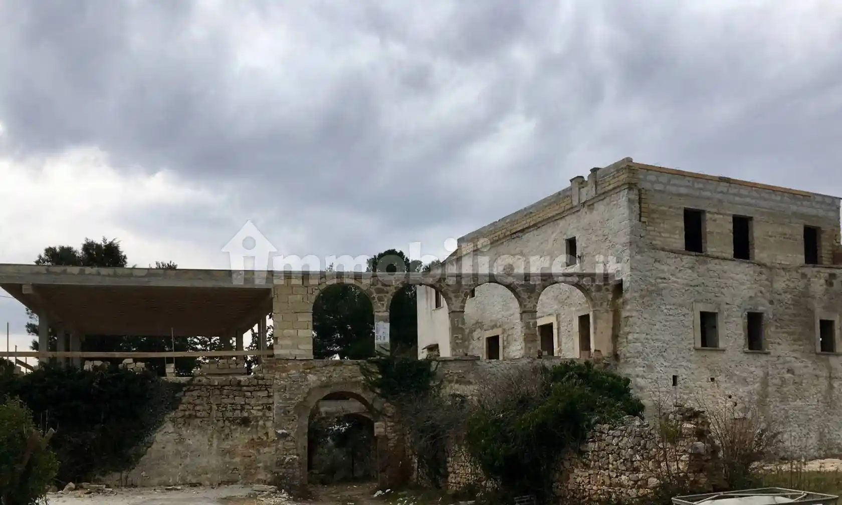 Palazzo - Edificio in vendita a Palo del Colle