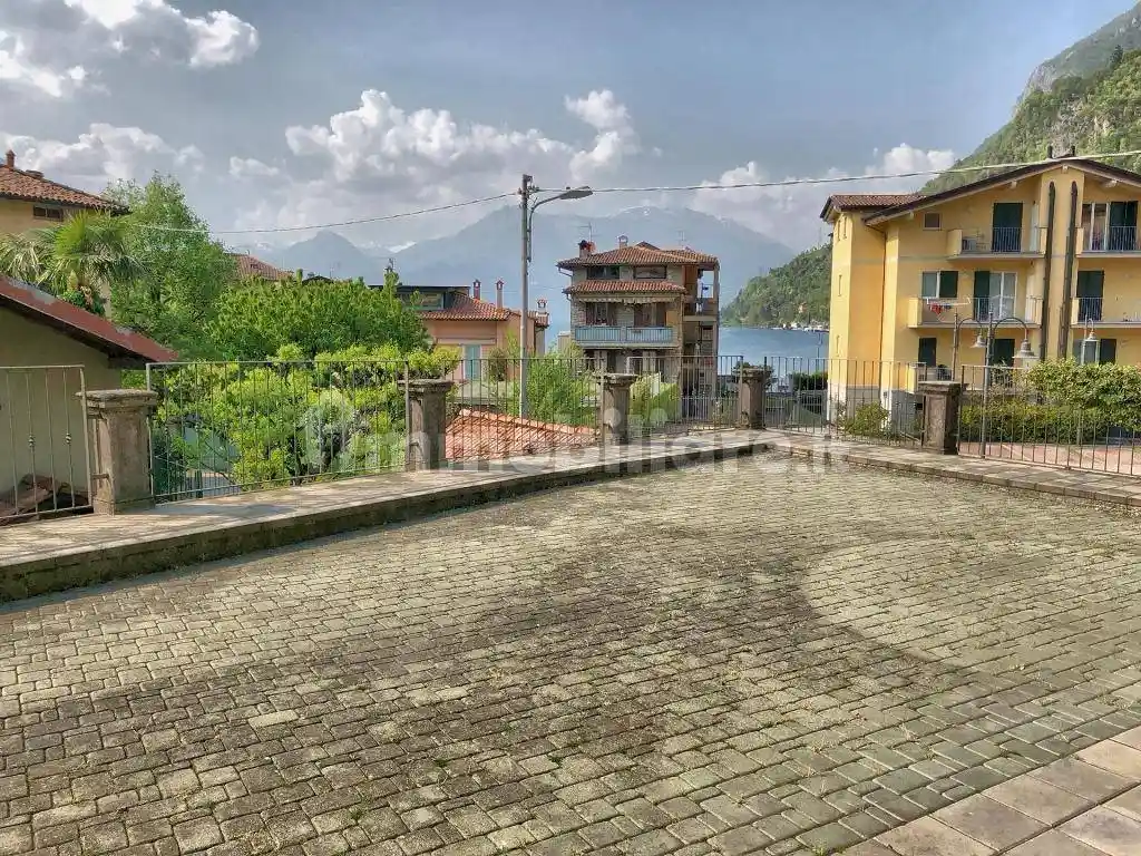 Appartamento in affitto a Lierna