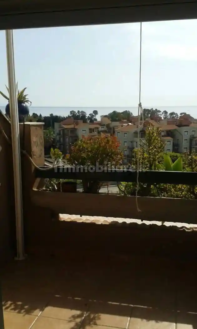 Appartamento in affitto a Giardini-Naxos