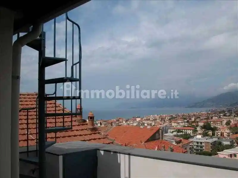 Appartamento in vendita a Bordighera