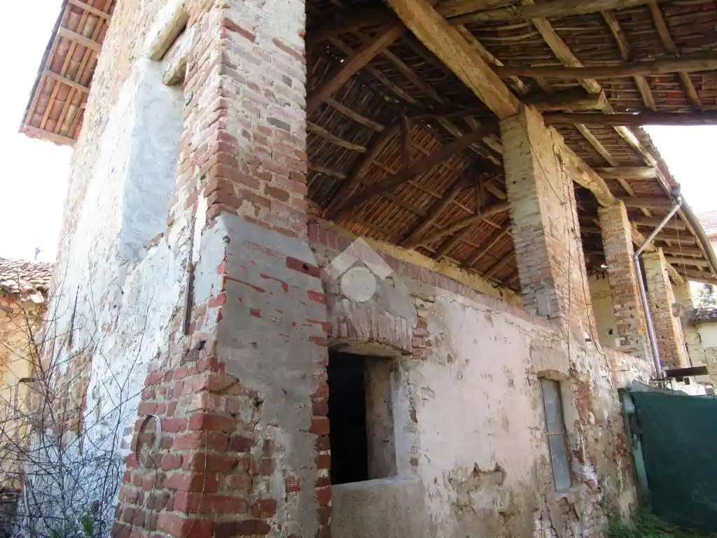 Rustico - Casale in vendita a Cinzano