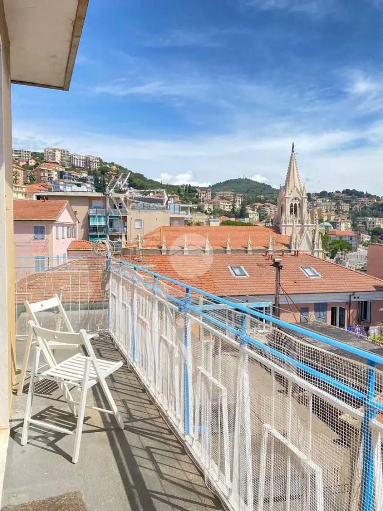 Appartamento in affitto a Imperia