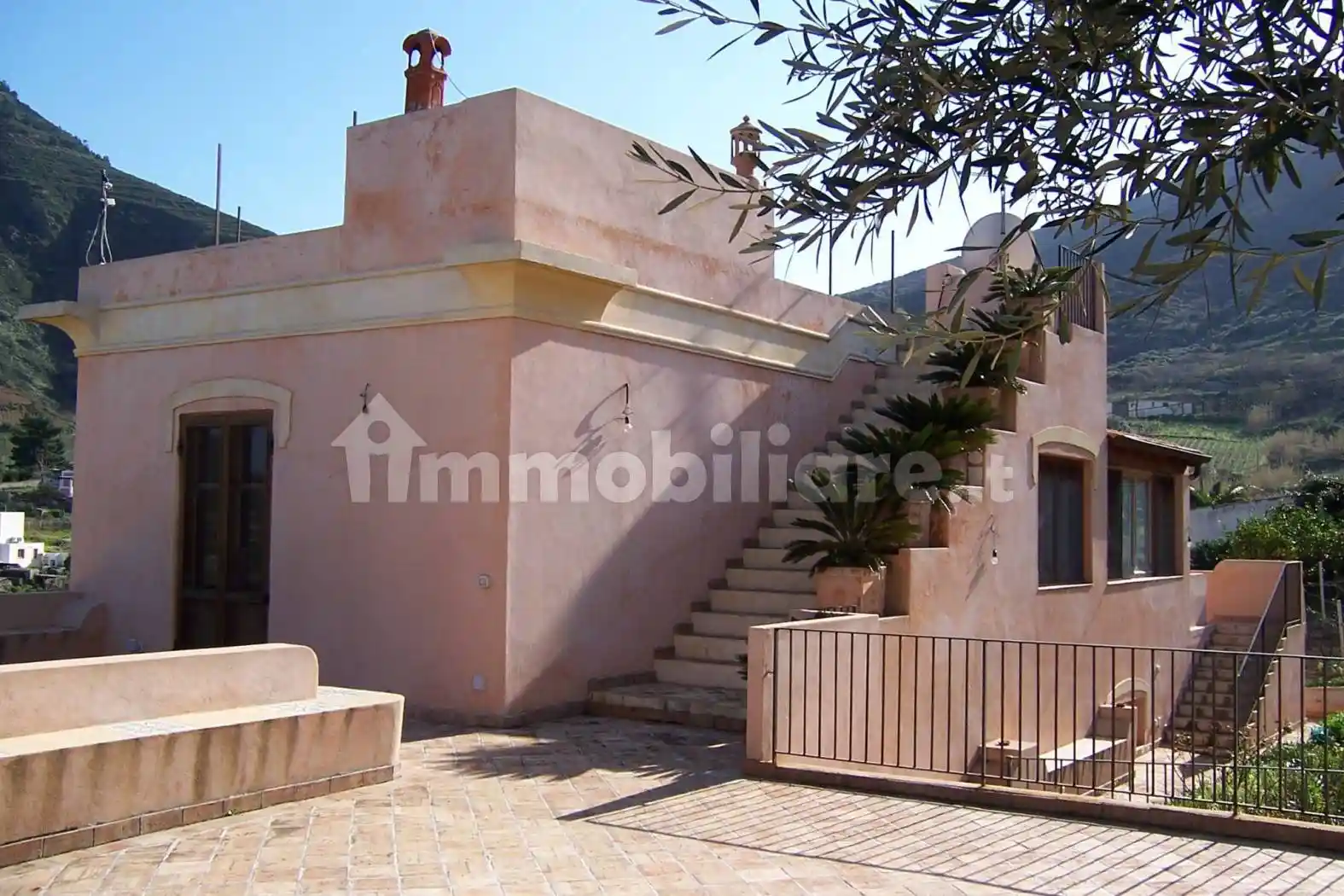 Villa in vendita a Malfa