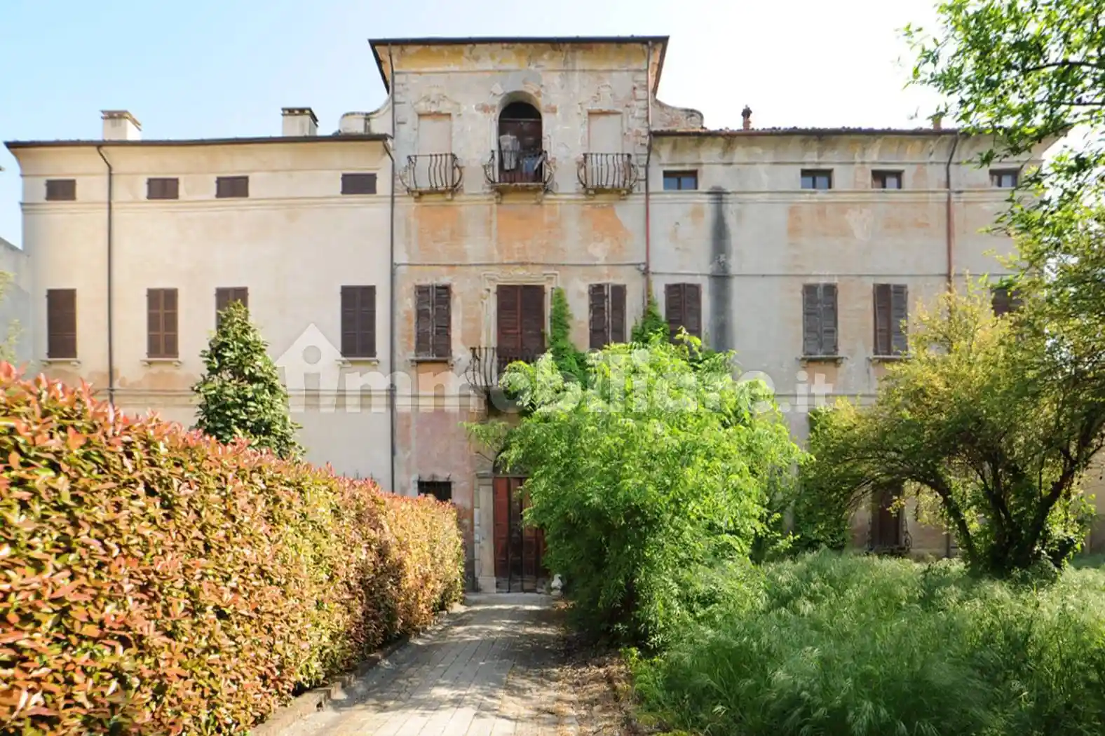 Palazzo - Edificio in vendita a Ostiglia