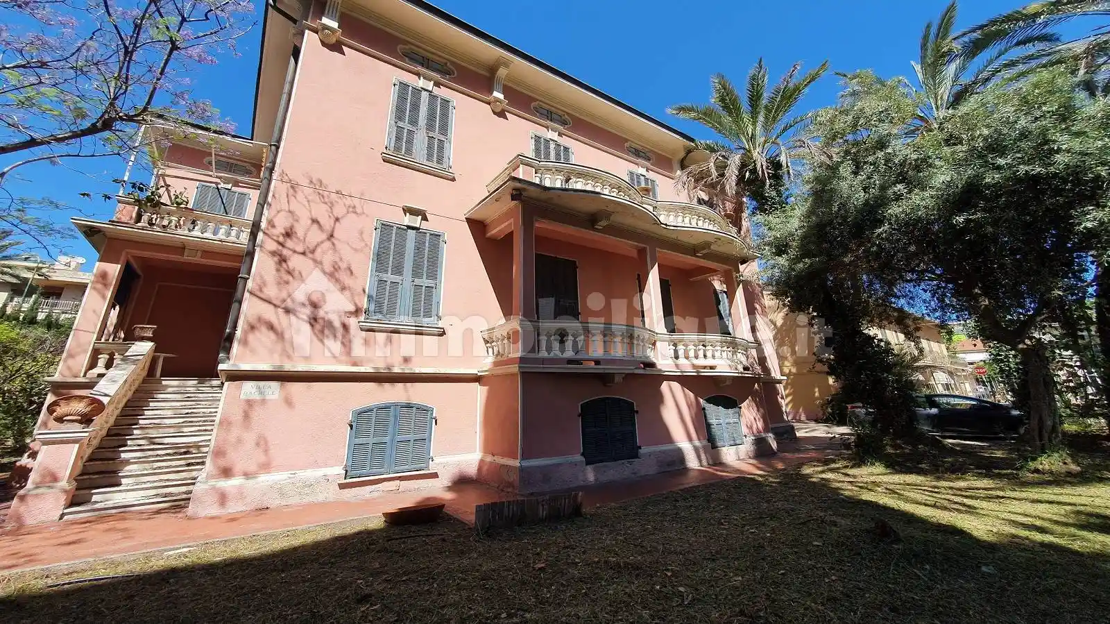 Villa in vendita a Bordighera