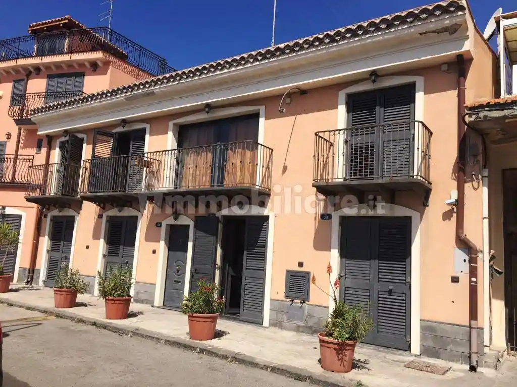 Palazzo - Edificio in vendita a Acireale