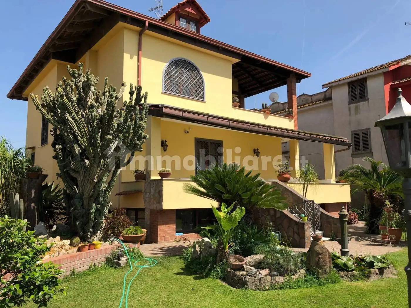 Villa in vendita a Giugliano in Campania