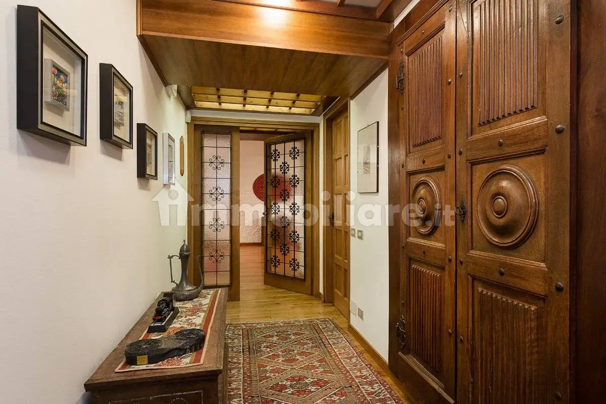 Vacanze in villa, ottimo stato, 608 m², Azzio - foto 5