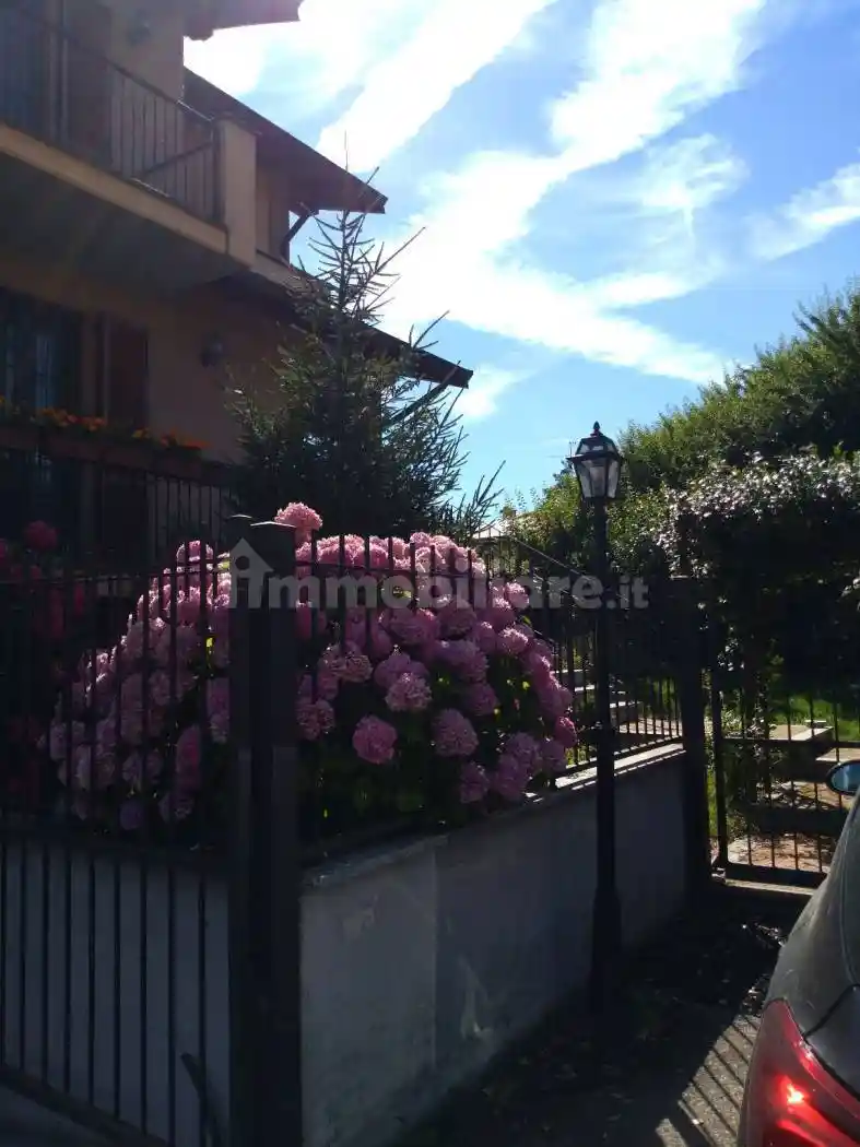 Villa in vendita a Linarolo