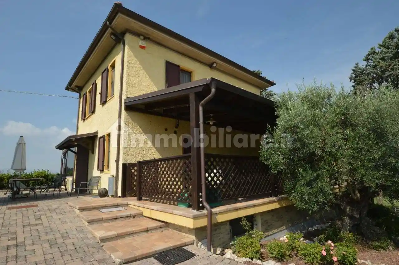 Villa in vendita a Belvedere Ostrense