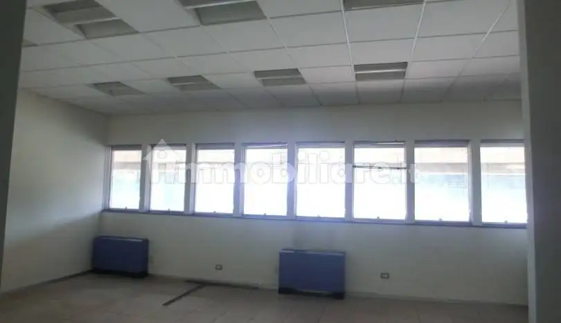 Palazzo - Edificio in Affitto - foto 3