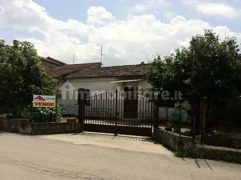 Rustico - Casale in vendita a Cervaro