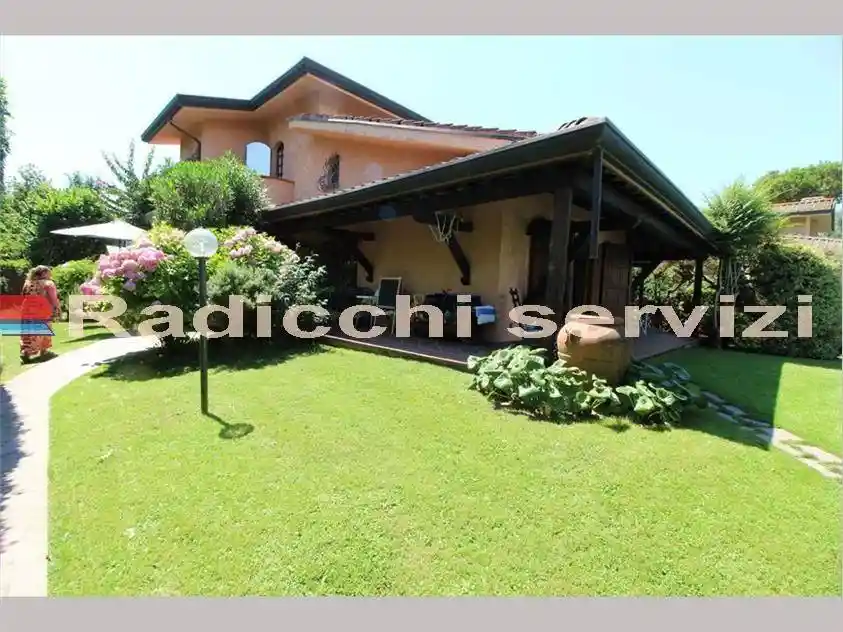 Villa in vendita a Forte dei Marmi