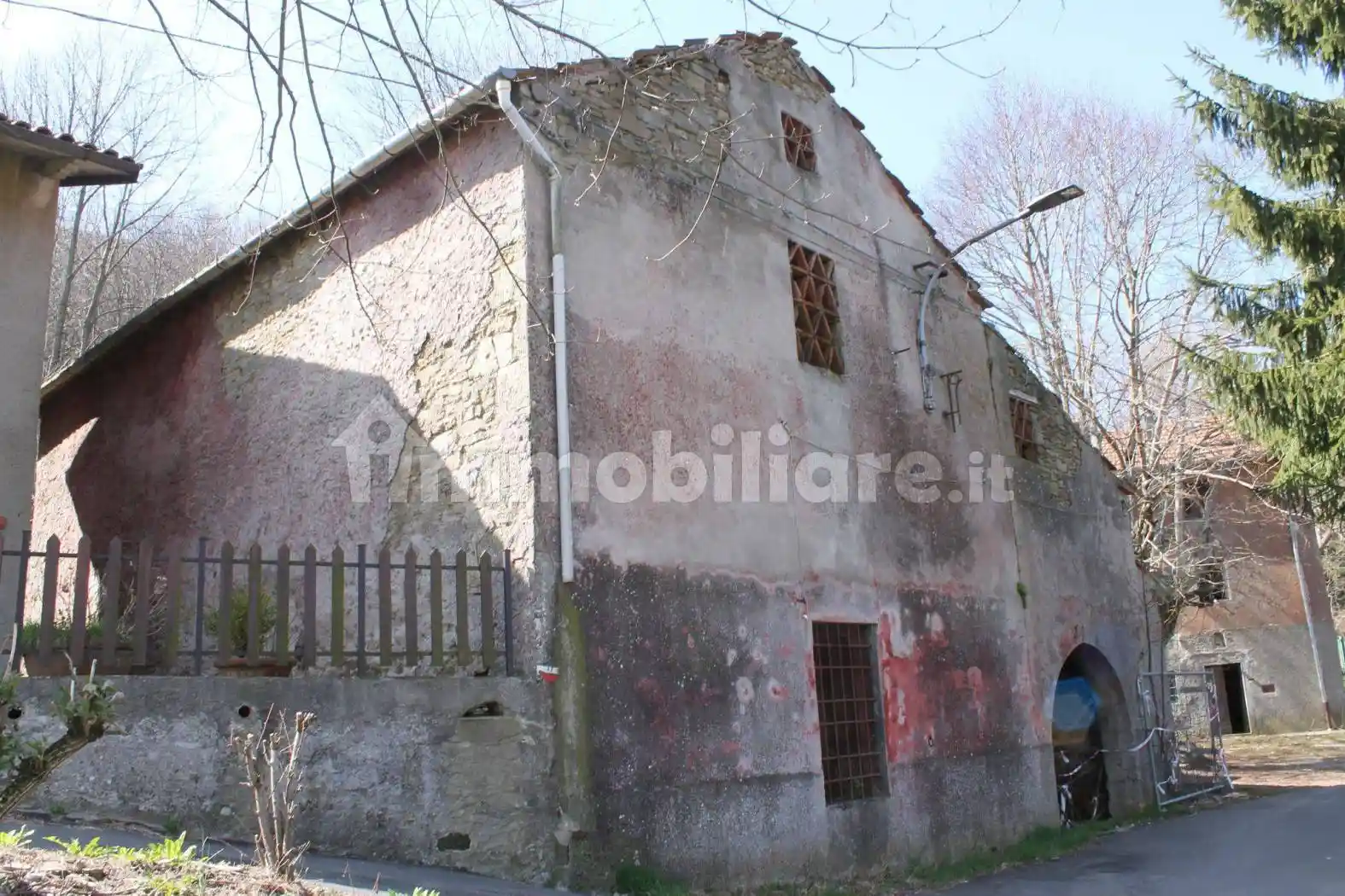 Rustico - Casale in vendita a Vernio