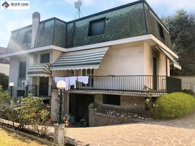 Villa in vendita a Seregno