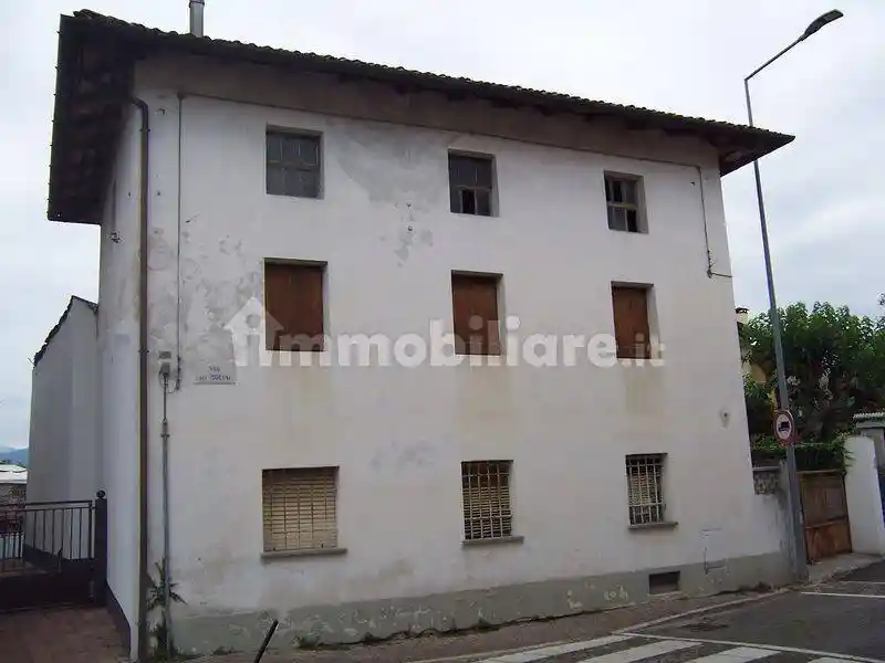 Rustico - Casale in vendita a Tavagnacco