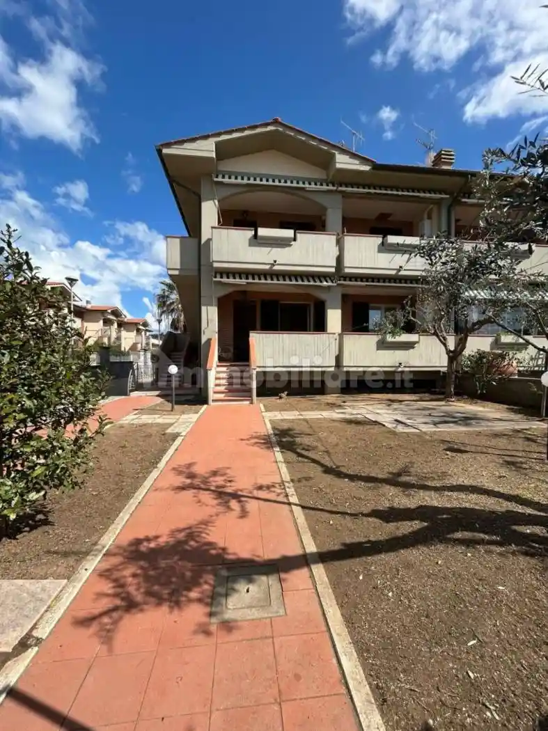 Villetta a schiera in affitto a Follonica