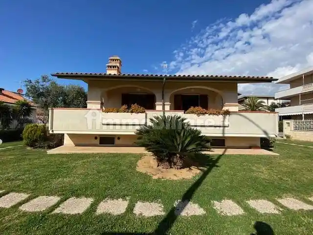 Villetta a schiera in affitto a Follonica