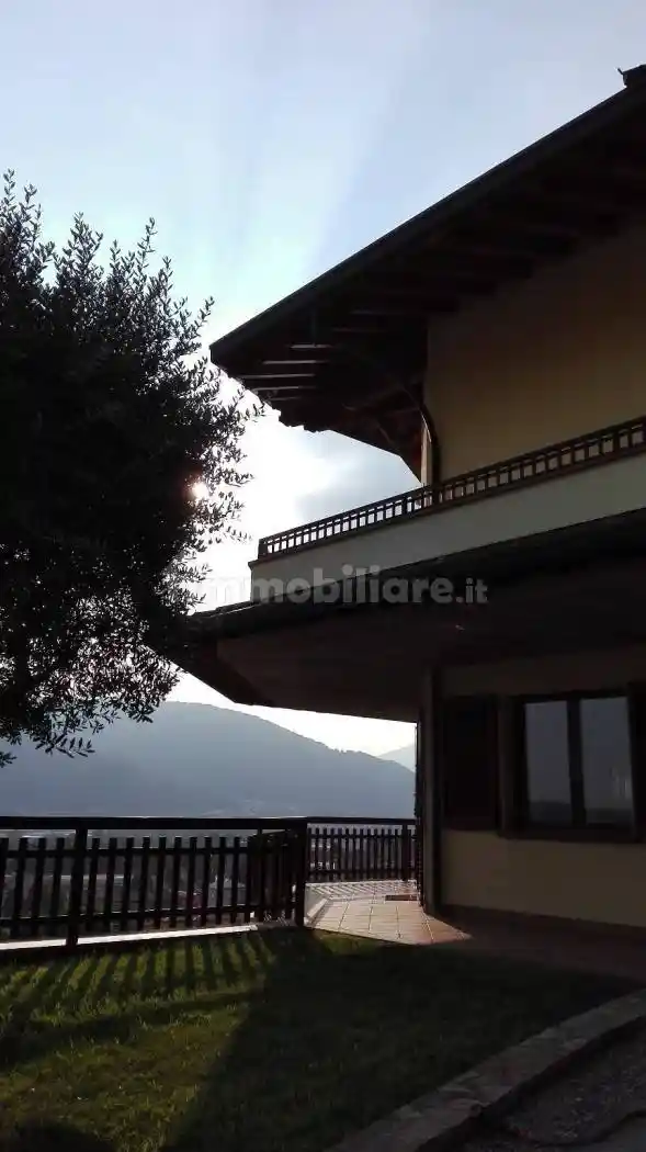 Villa in vendita a Calolziocorte