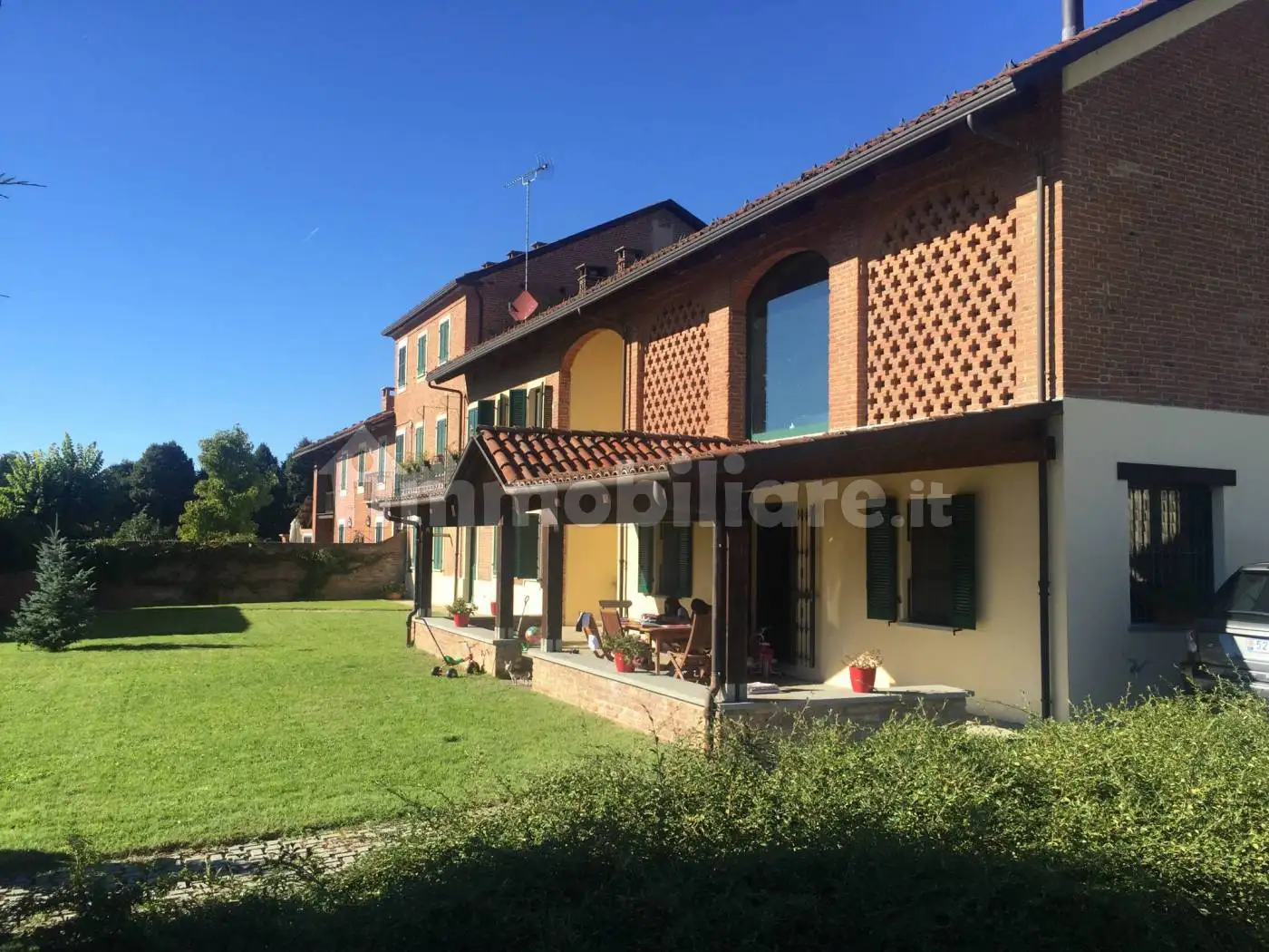 Rustico - Casale in vendita a Monale