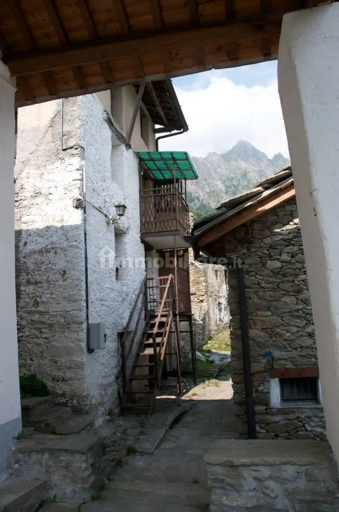 Rustico - Casale in vendita a Ronco Canavese