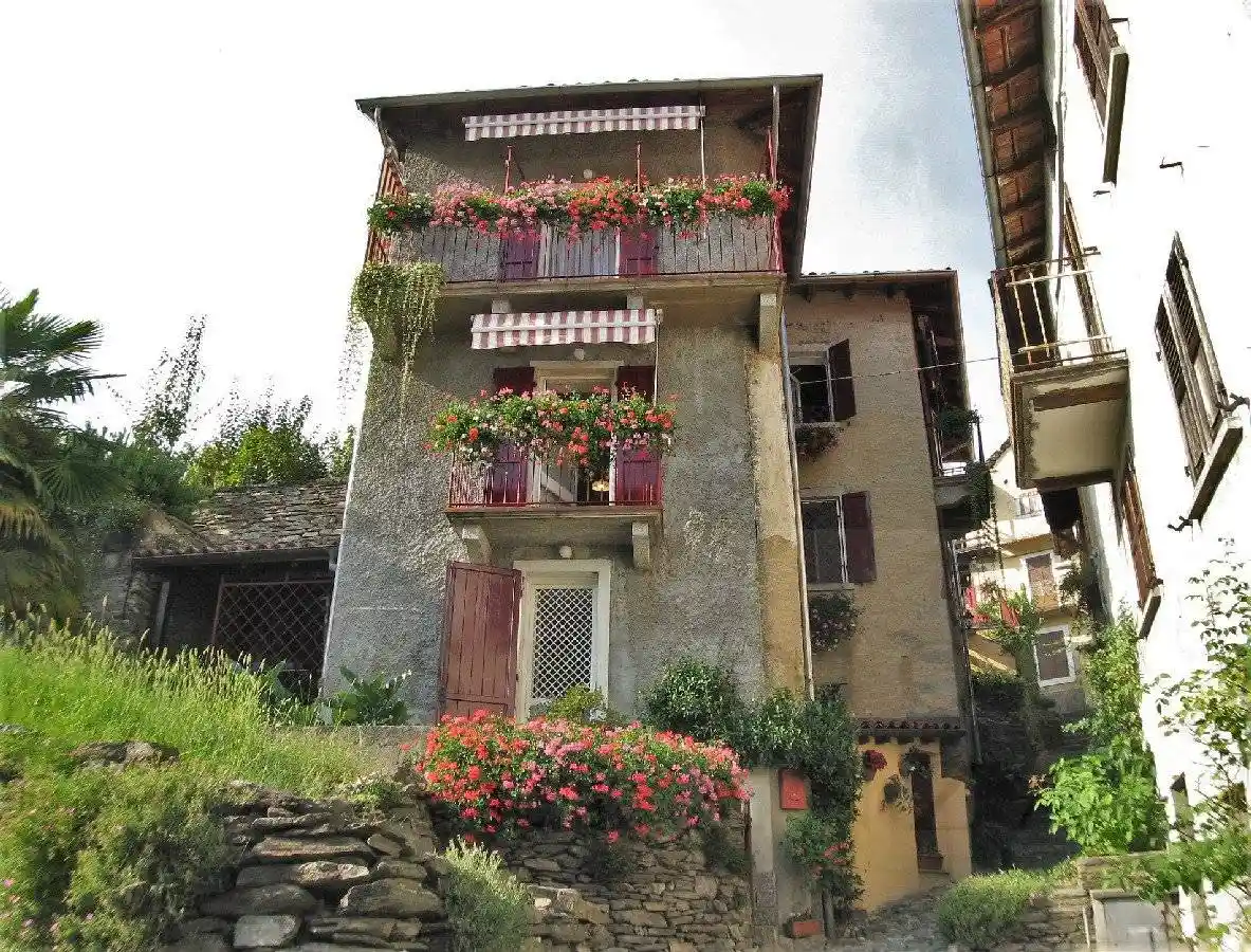 Casa indipendente in vendita a San Bernardino Verbano