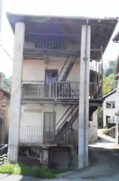 Rustico - Casale in vendita a Borgosesia