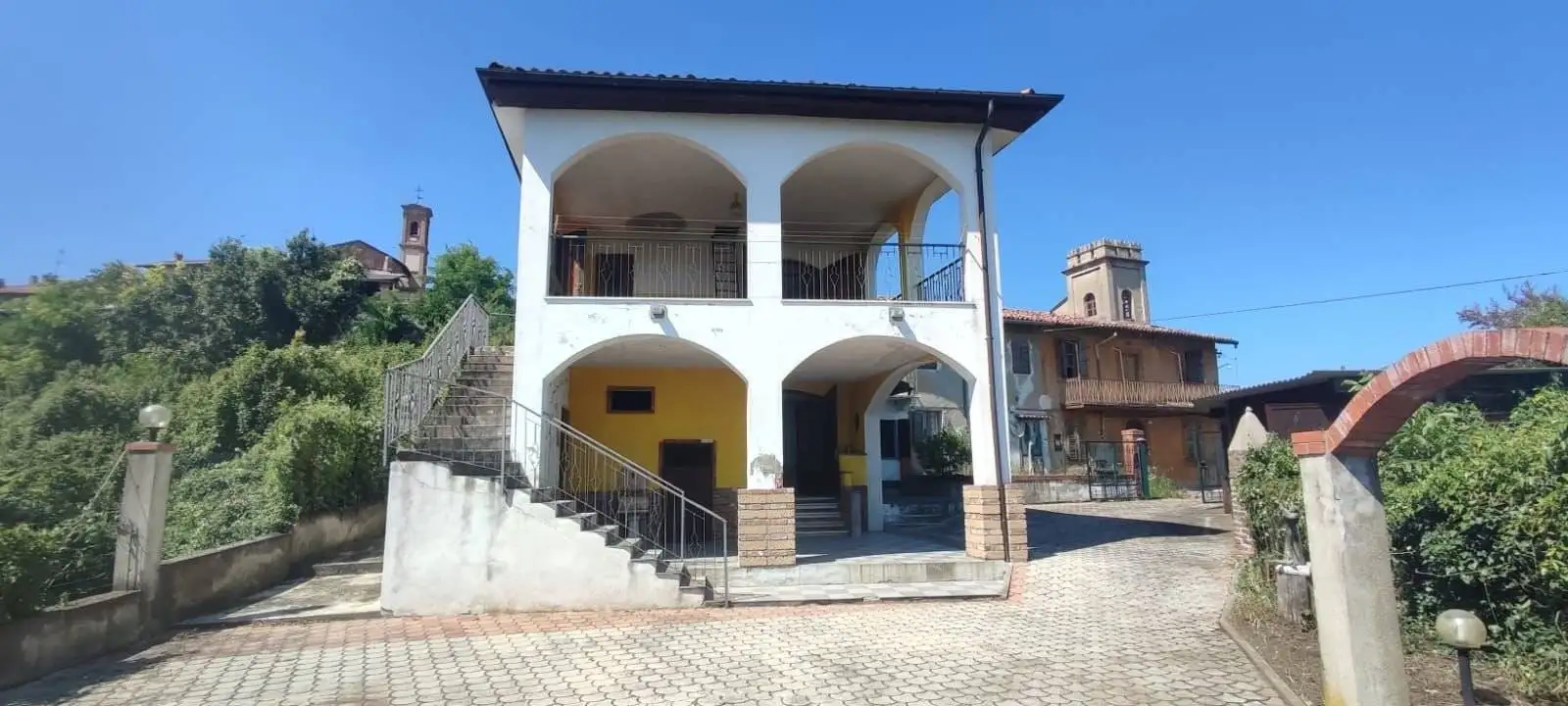 Palazzo - Edificio in vendita a Camino