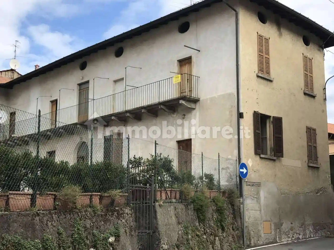 Casa indipendente in vendita a Azzate