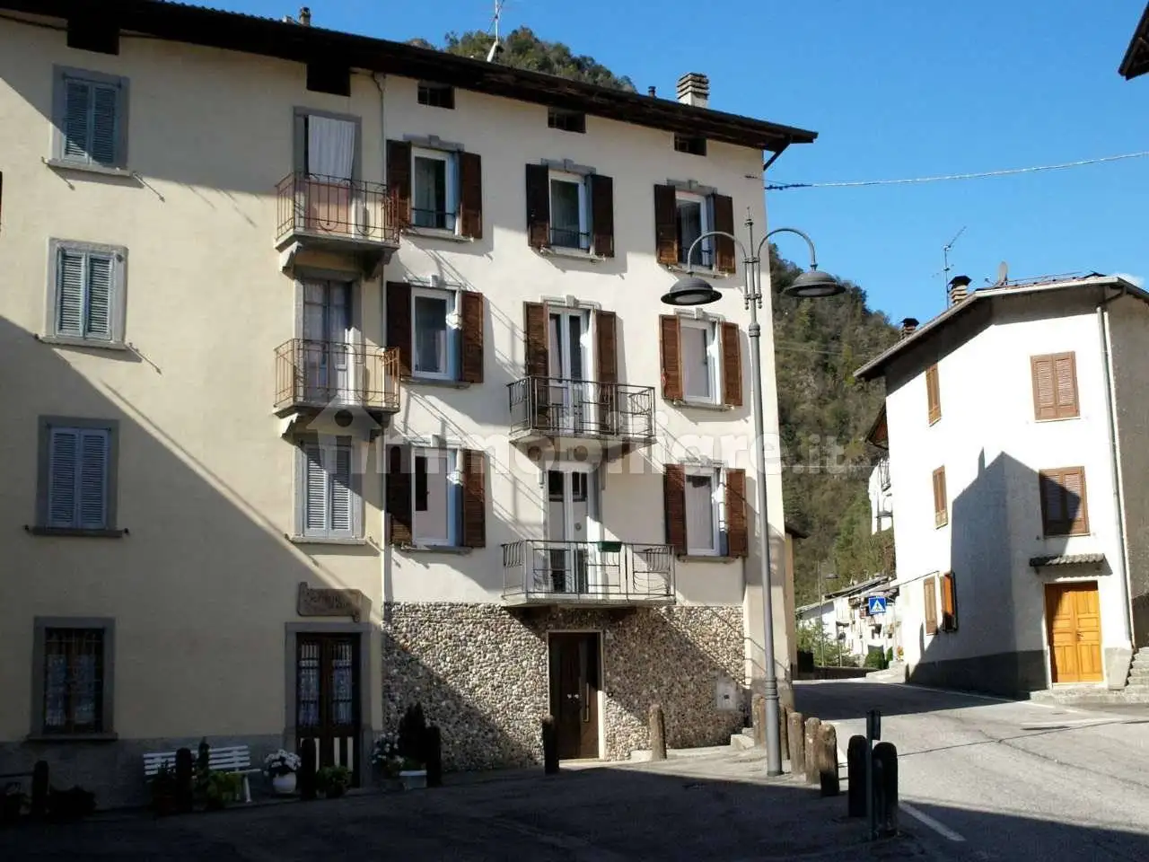 Palazzo - Edificio in vendita a Cassiglio