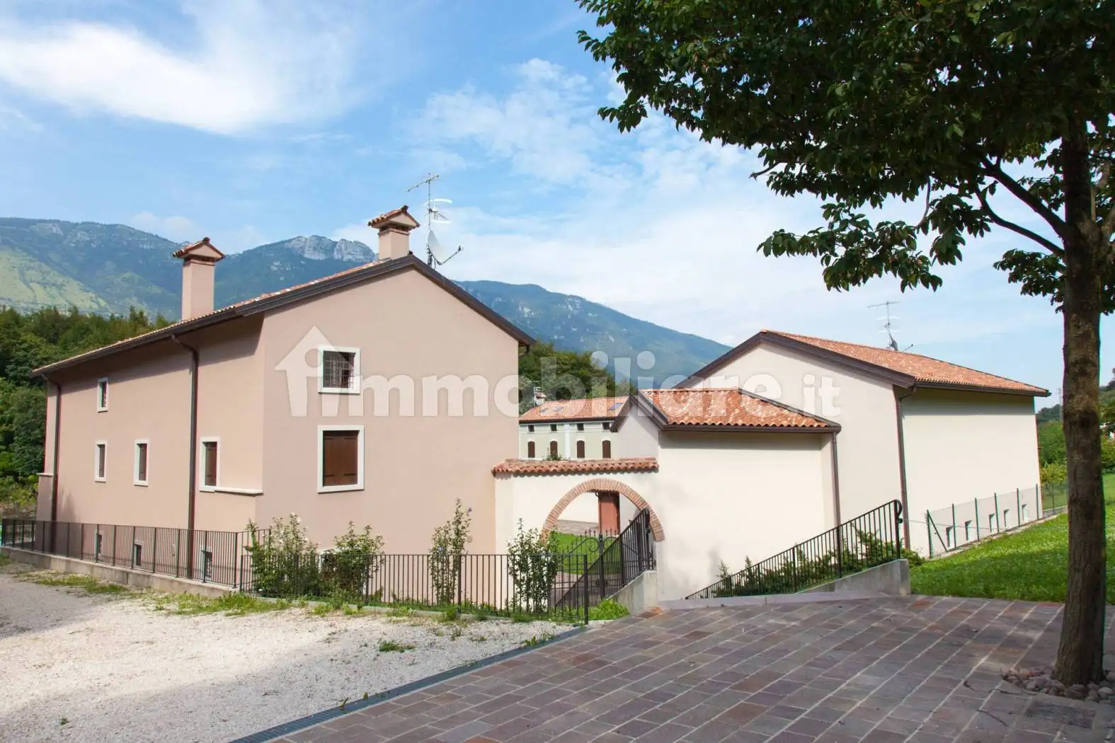 Palazzo - Edificio in affitto a Piovene Rocchette