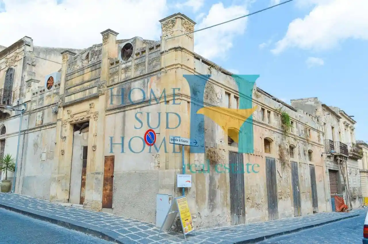 Palazzo - Edificio in vendita a Noto