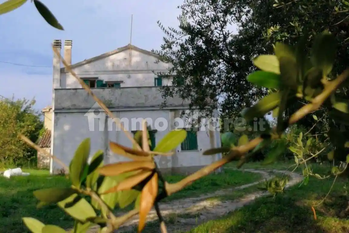 Villa in vendita a Fossombrone