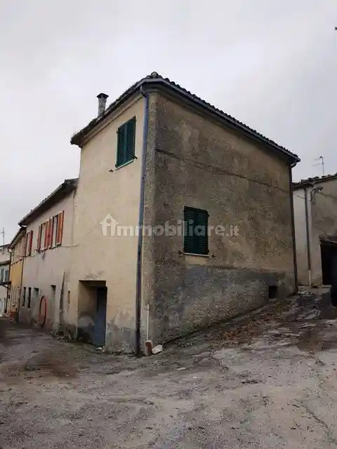 Casa indipendente in vendita a San Severino Marche