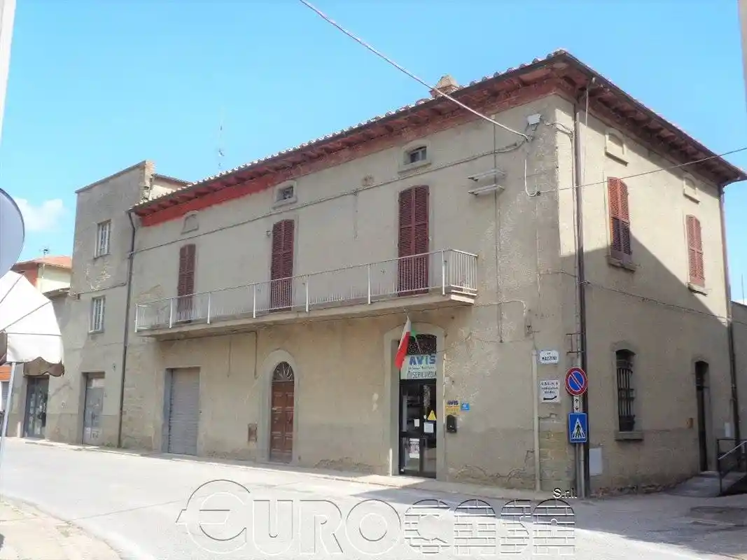 Palazzo - Edificio in vendita a Cortona